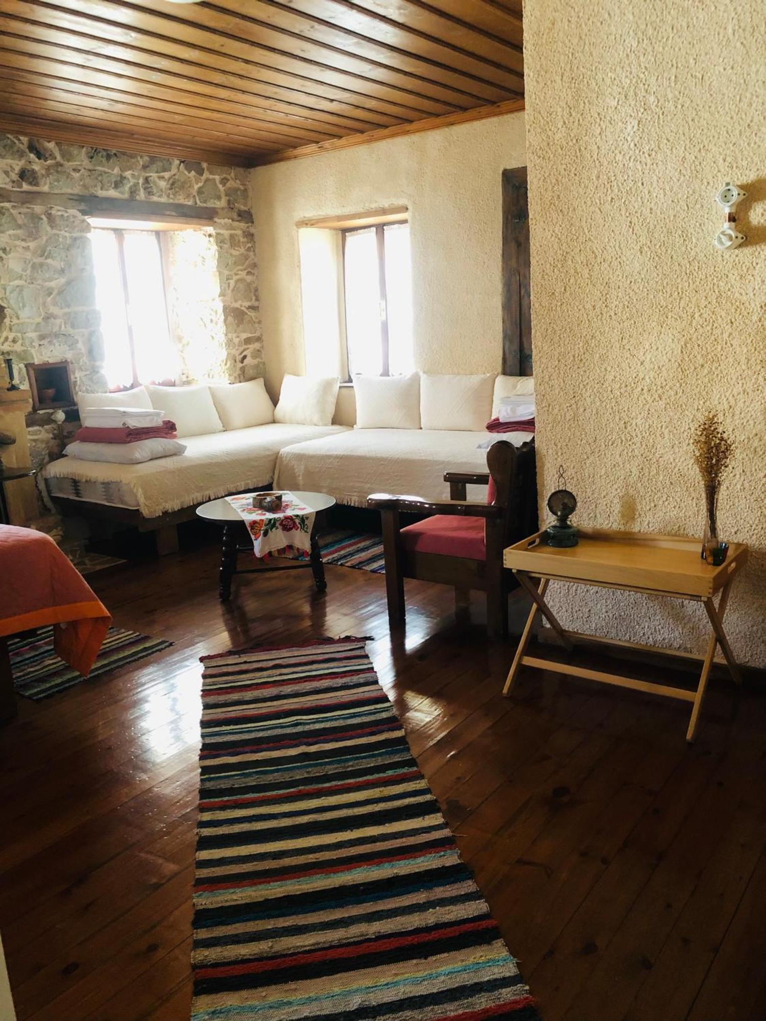 Χαγιάτι Hotel Psarades Bagian luar foto